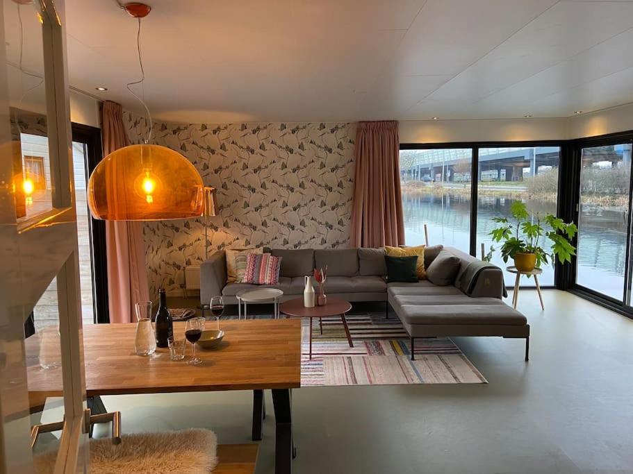 Unieke Woonark Met Privetuin En Free Parking. Apartment Rotterdam Exterior photo